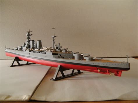 H.M.S. Hood von Airfix in 1:600