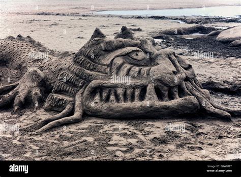 Sand dragon sculpture, Ocean Beach, San Francisco, California Stock Photo - Alamy