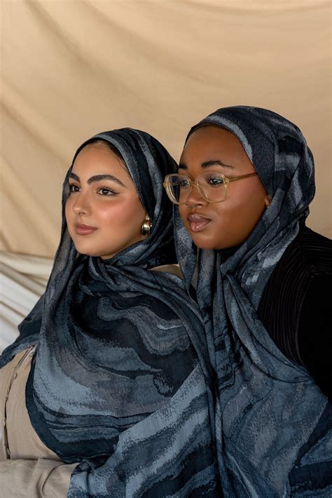Qamar Grey Woven Hijab - Fashion Forward Scarves - Vela