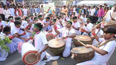 Jharkhand News Sarhul is a unique tribal festival of worship of nature | साल भर की खुशियों की ...