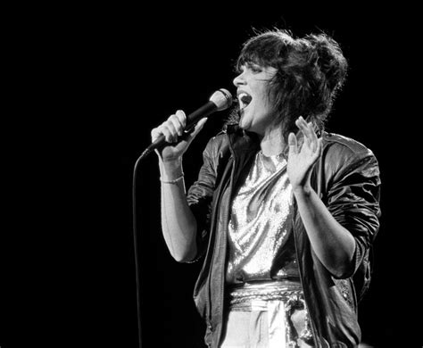 Linda Ronstadt's first-ever concert recording, 'Live in Hollywood,' unearths songs from singer's ...