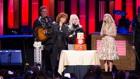 Carrie Underwood, Dolly Parton surprise Reba McEntire at Opry anniversary