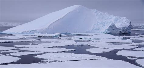 Antarctica-Icebarriers and Icebergs