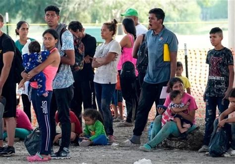 US Cities Cutting Budgets As Migrant Influx Soars: Report - Economy news - Tasnim News Agency