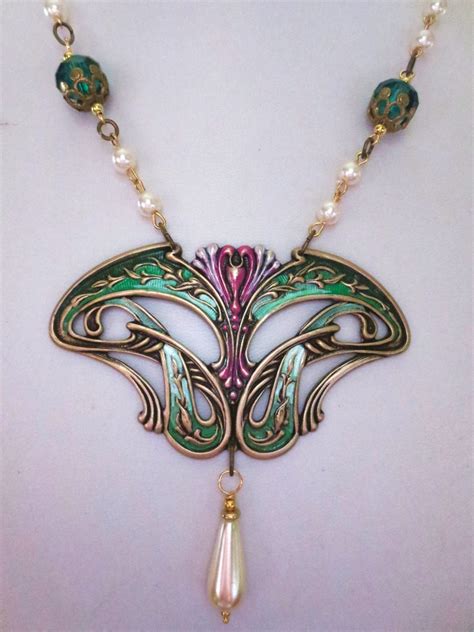 Art Nouveau necklace Art Deco vintage style necklace green