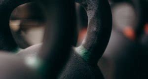 Kettlebell vs Dumbbell – 6 Main Best Points to Consider