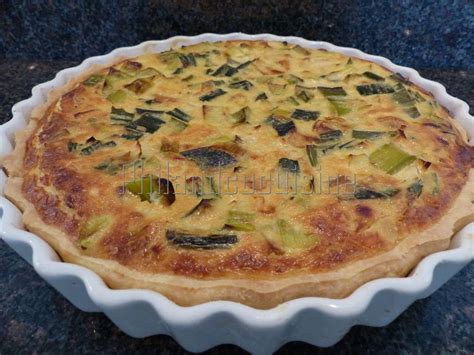 Quiche aux poireaux, pâte brisée maison au curry - Recette Ptitchef