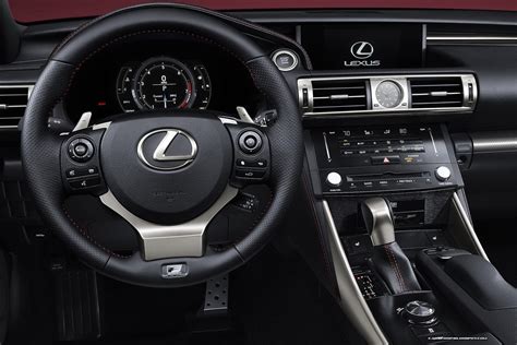 Interior Car Lexus ES 300h 2013