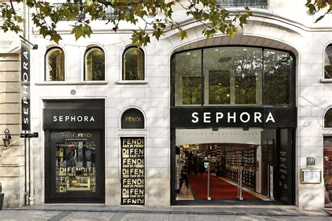 Sephora store - Paris Champs Elysées | Sephora, Sephora store, Store ...