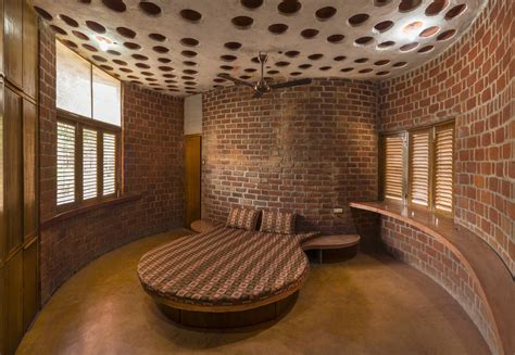 Brick House / iStudio architecture | ArchDaily