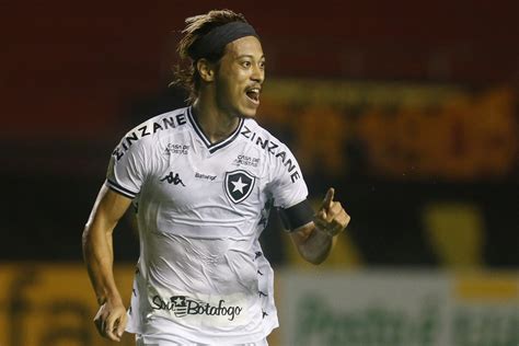 Botafogo encaminha renovação de contrato com Keisuke Honda até o fim do ...