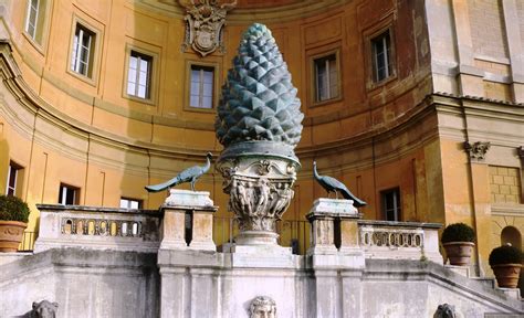 Sculpture of the Vatican: history and philosophy. | OUTLOOK