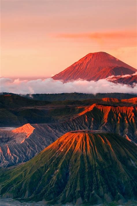 Wallpaper Indonesia, Java, Tenger volcano, mountains landscape, fog 2560x1440 QHD Picture, Image