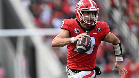 Georgia Bulldogs QB Stetson Bennett Wins 2022 Manning Award | Flipboard