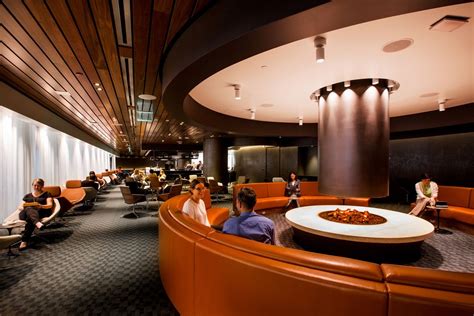 Fiji Airways LAX lounge access to Oneworld Business Class lounge - Executive Traveller