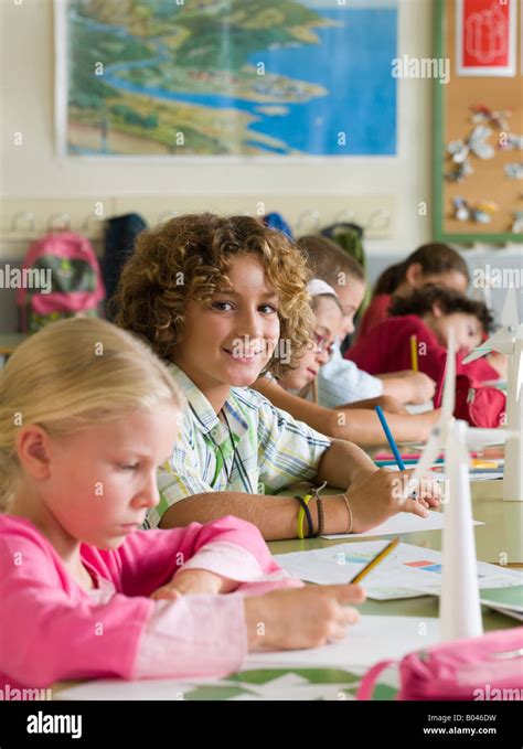 School children drawing Stock Photo - Alamy