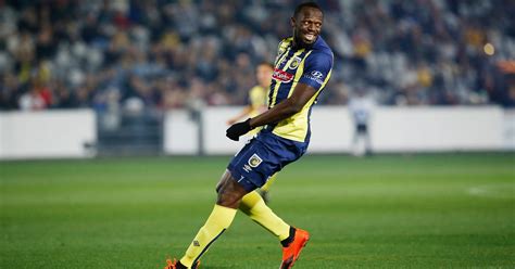 Usain Bolt scores two goals in first start as pro soccer player