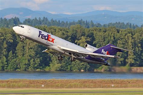 FedEx Boeing 727s: Where Are They Now? | AirlineGeeks.com