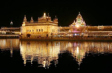 Diwali in Amritsar - A beautiful picture of Harmandir Sahib, The Golden Temple | Amritsar ...