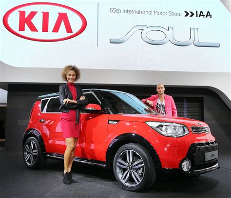 Pictures Of A Red-Black Kia Soul With SUV Accessory Kit | Kia News Blog