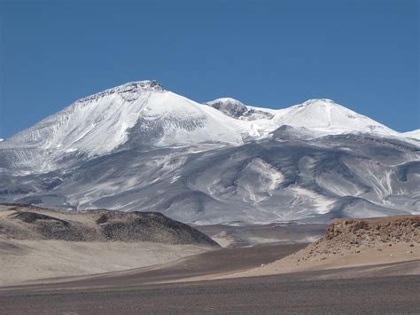 35 sensational photos of Ojos del Salado, Chile | BOOMSbeat