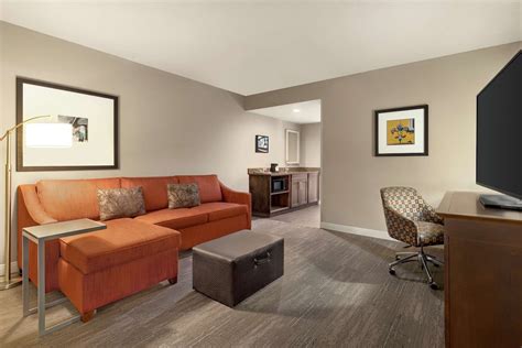 Hampton Inn & Suites New Orleans Convention Center in New Orleans: Find ...