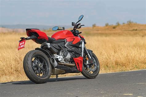 Ducati Streetfighter V2 India review: price, performance, features, rivals - Introduction - TechiAzi