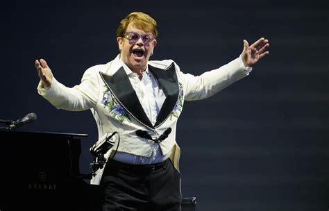 10 Best Elton John Songs of All Time - Singersroom.com