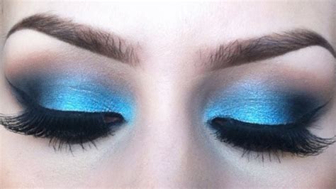 Vibrant blue eyeshadow tutorial l Sigma resort inspired look. - YouTube