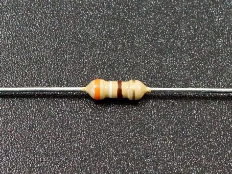 Resistor 390 Ohm 5% 1/4W (25-Pack) - ProtoSupplies