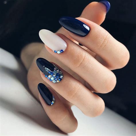 Winter Nail Designs 2024: Cute and Simple Nail Art For Winter - LadyLife