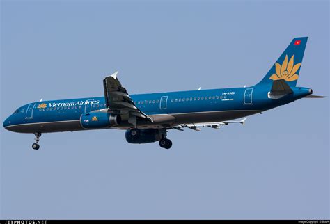 VN-A325 | Airbus A321-231 | Vietnam Airlines | BobH | JetPhotos