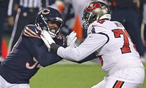 Bears Legends Blast LB: 'He Hasn't Done a Damn Thing'