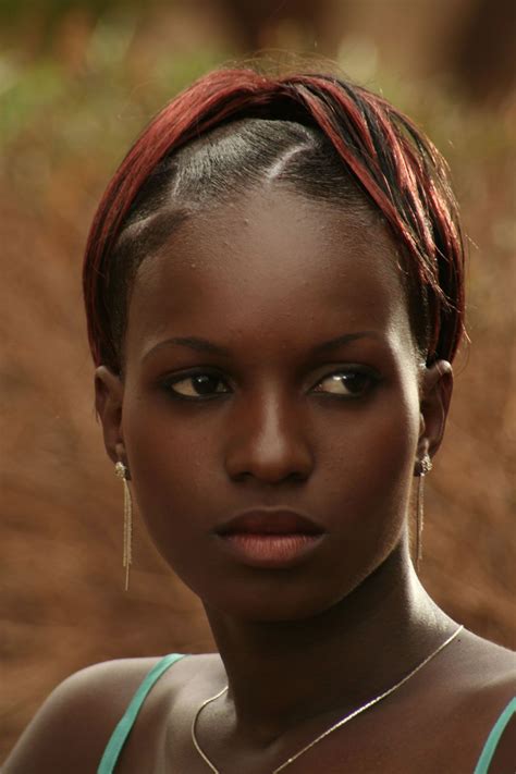 AFRICAN WOMEN IN CINEMA BLOG: Kidi Bebey : Scénarios d'Afrique, "Cherche homme courageux ...