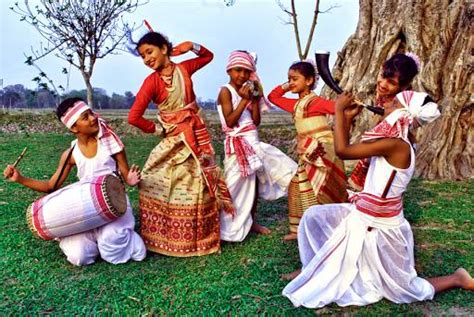 Bihu Folk Dance, History, Style, Origin, Costume & Festival