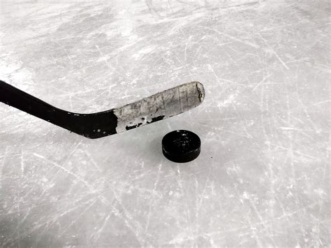 Hockey Stick And Puck Wallpapers - Wallpaper Cave