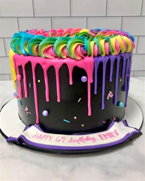 Neon Birthday Cake 👩‍🎤⚡️ | Neon birthday cakes, Neon birthday, Neon cakes