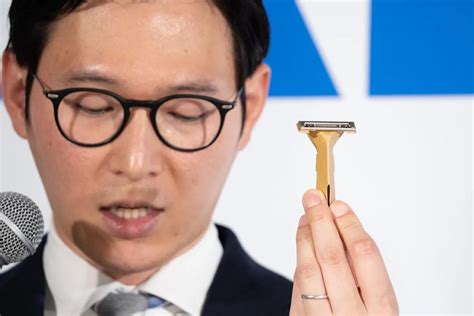 World’s first paper disposable razor unveiled in Japan - Yanko Design