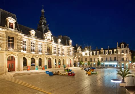 Hôtel de Ville de Poitiers - Visit Poitiers