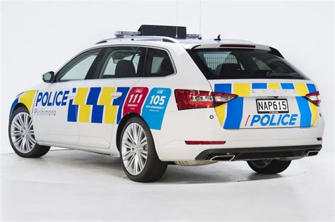 Erster ŠKODA SUPERB COMBI für die Polizei in Neuseeland - Škoda Storyboard