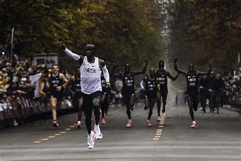 Eliud Kipchoge, Nike Marathon Runner’s Shoes, Record & More Info – Footwear News