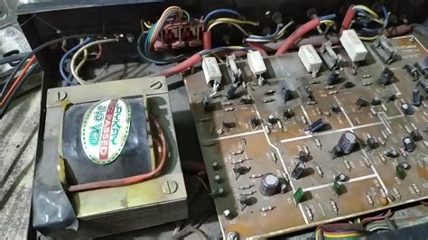 Amplifier repair - YouTube