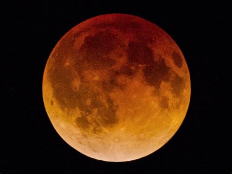 Mejores imágenes de "la Luna roja" el eclipse total de Luna del Martes ...