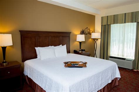 Hampton Inn & Suites Pigeon Forge On The Parkway: 2019 Room Prices $100, Deals & Reviews | Expedia