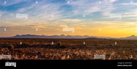 Karoo landscape rocks mountains hi-res stock photography and images - Alamy