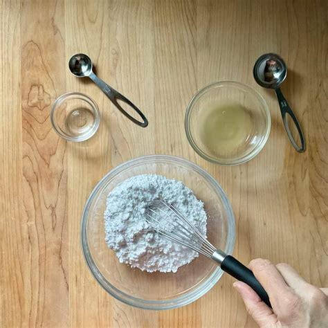 How to Make Lemon Glaze Icing - She Loves Biscotti