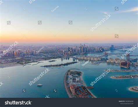 Aerial View Palm Jumeirah Island Dubai Stock Photo 1683856630 ...