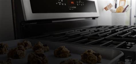 Shop Oven Ranges | Electric and Gas | Maytag