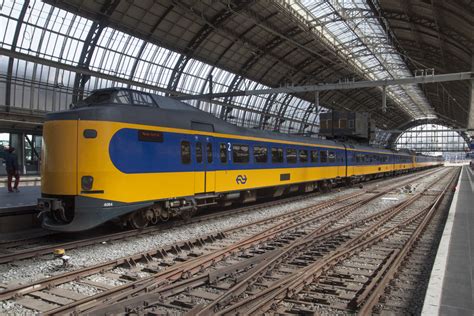 Taking a quieter train in the Netherlands might just get you a 60% discount! | DutchReview