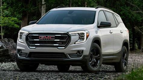 2022 GMC Terrain Debuts Updated Styling, Rugged AT4 Trim